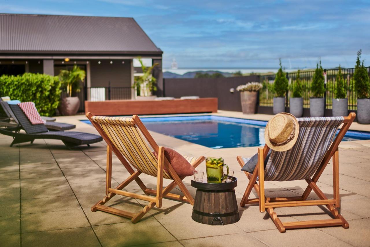 Parehua Resort Martinborough Exterior foto Rooftop pool at the Hotel