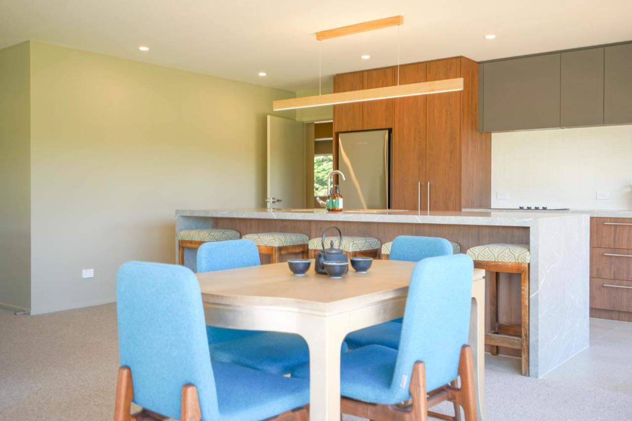 Parehua Resort Martinborough Exterior foto A kitchen with a large island