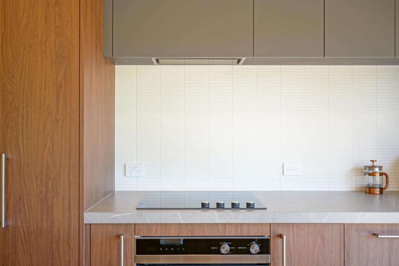 Parehua Resort Martinborough Exterior foto A kitchen with a built-in oven