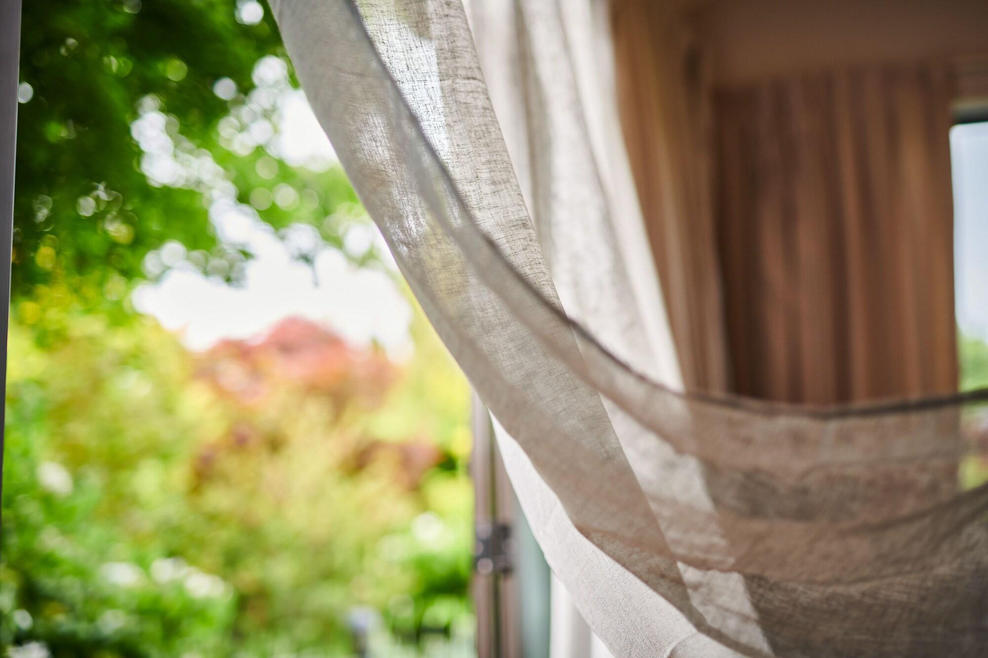 Parehua Resort Martinborough Exterior foto A curtain
