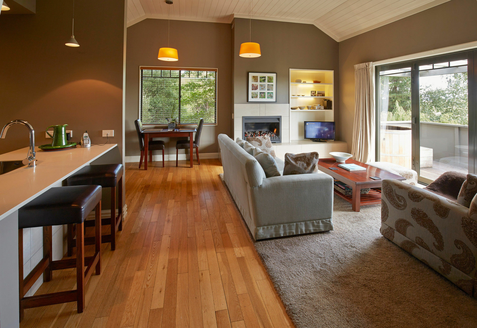 Parehua Resort Martinborough Exterior foto A living room in a house
